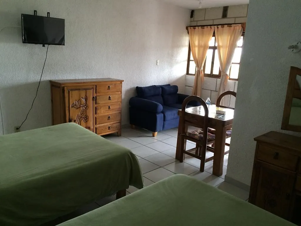 Hotel Colibri Queretaro Corregidora 2*,
